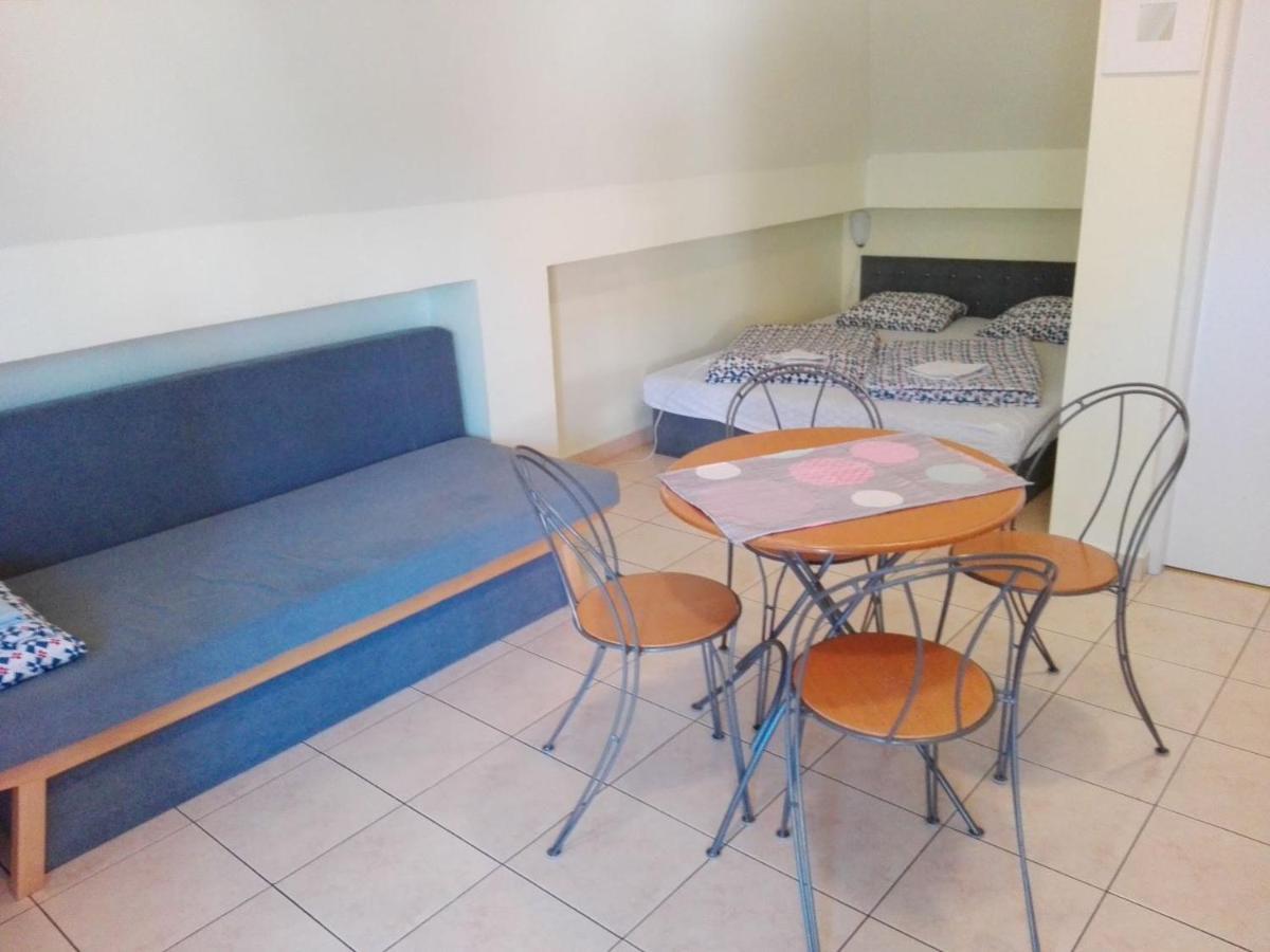 Dom Studia Petra Hotel Štúrovo Екстериор снимка