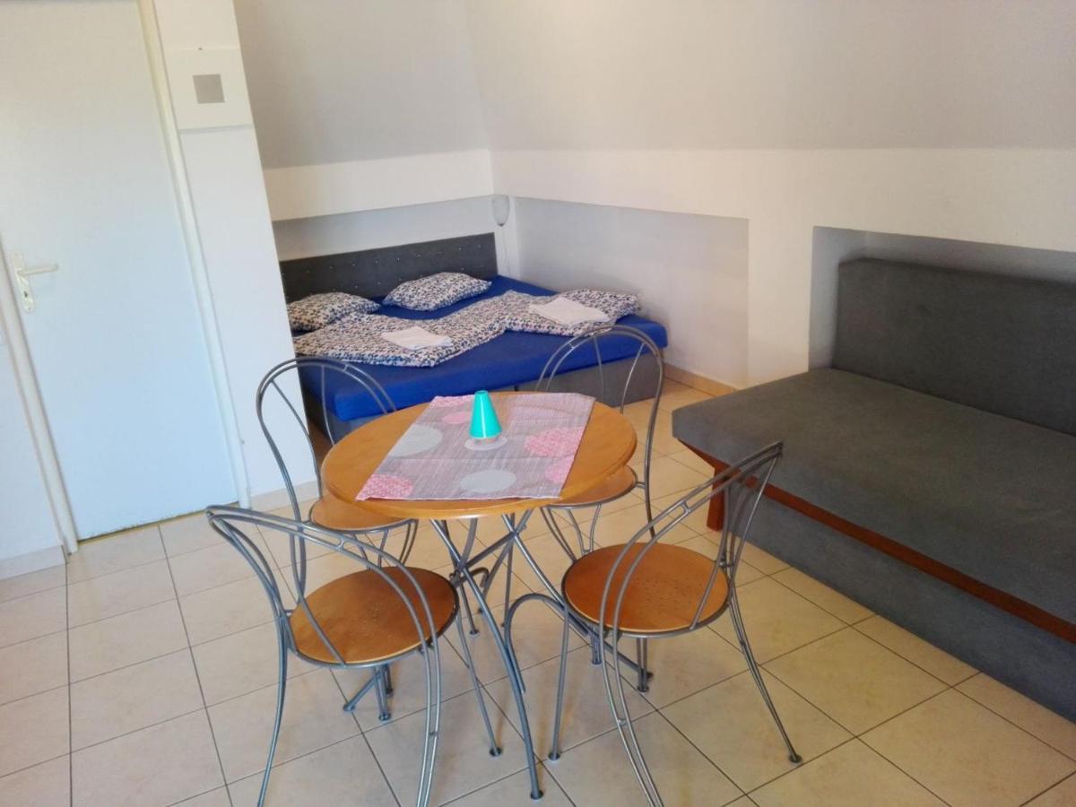 Dom Studia Petra Hotel Štúrovo Екстериор снимка